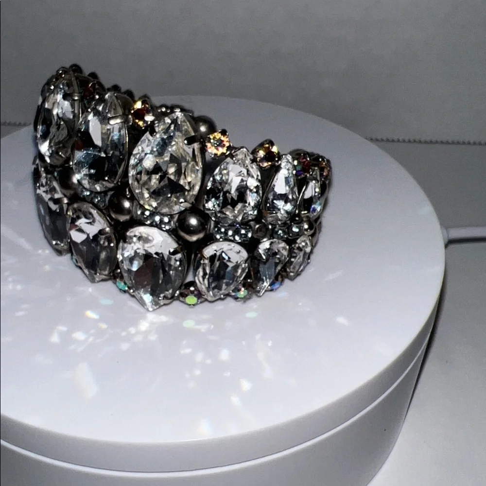 Sorrelli Cuff bracelet Swarovski crystals adjustable size - Picture 6 of 6